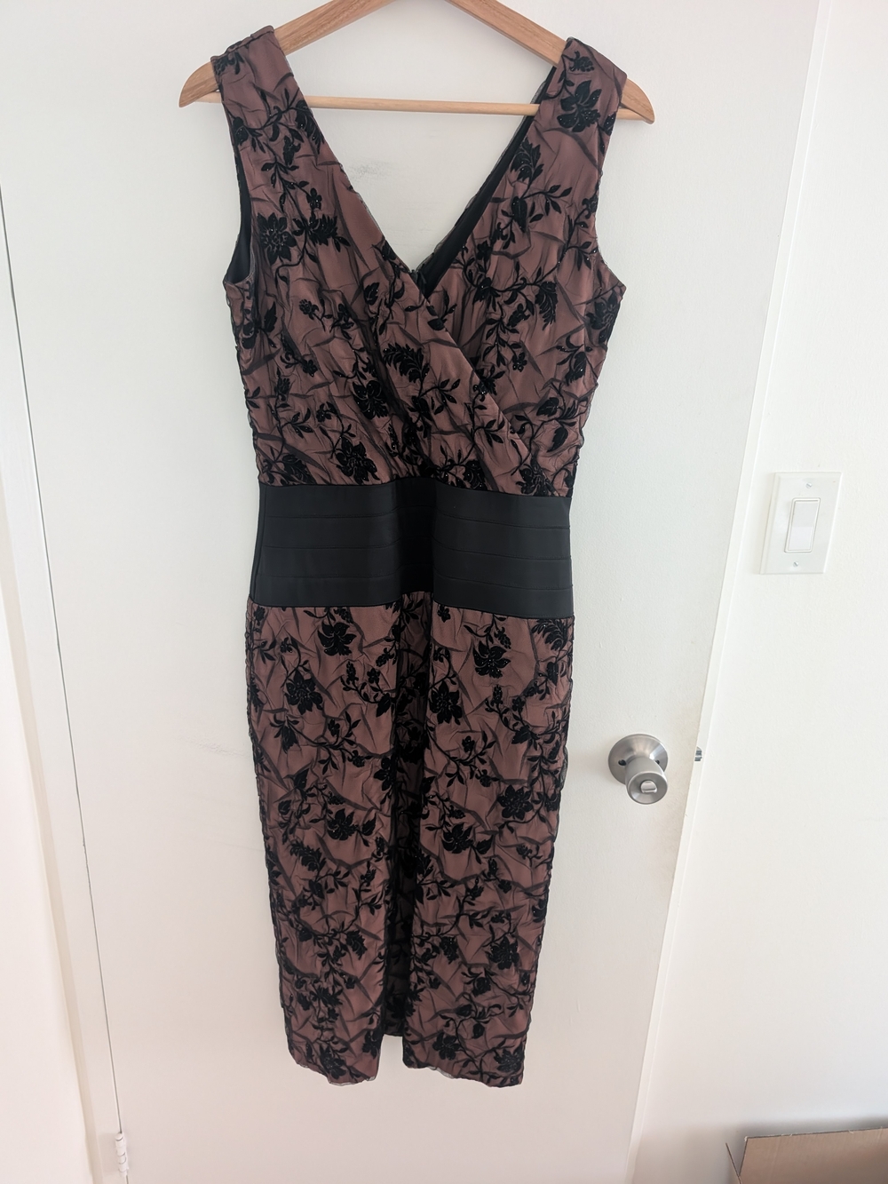Brown Floral V‑Neck Cocktail Dress with Black Satin Waistband (Tall)